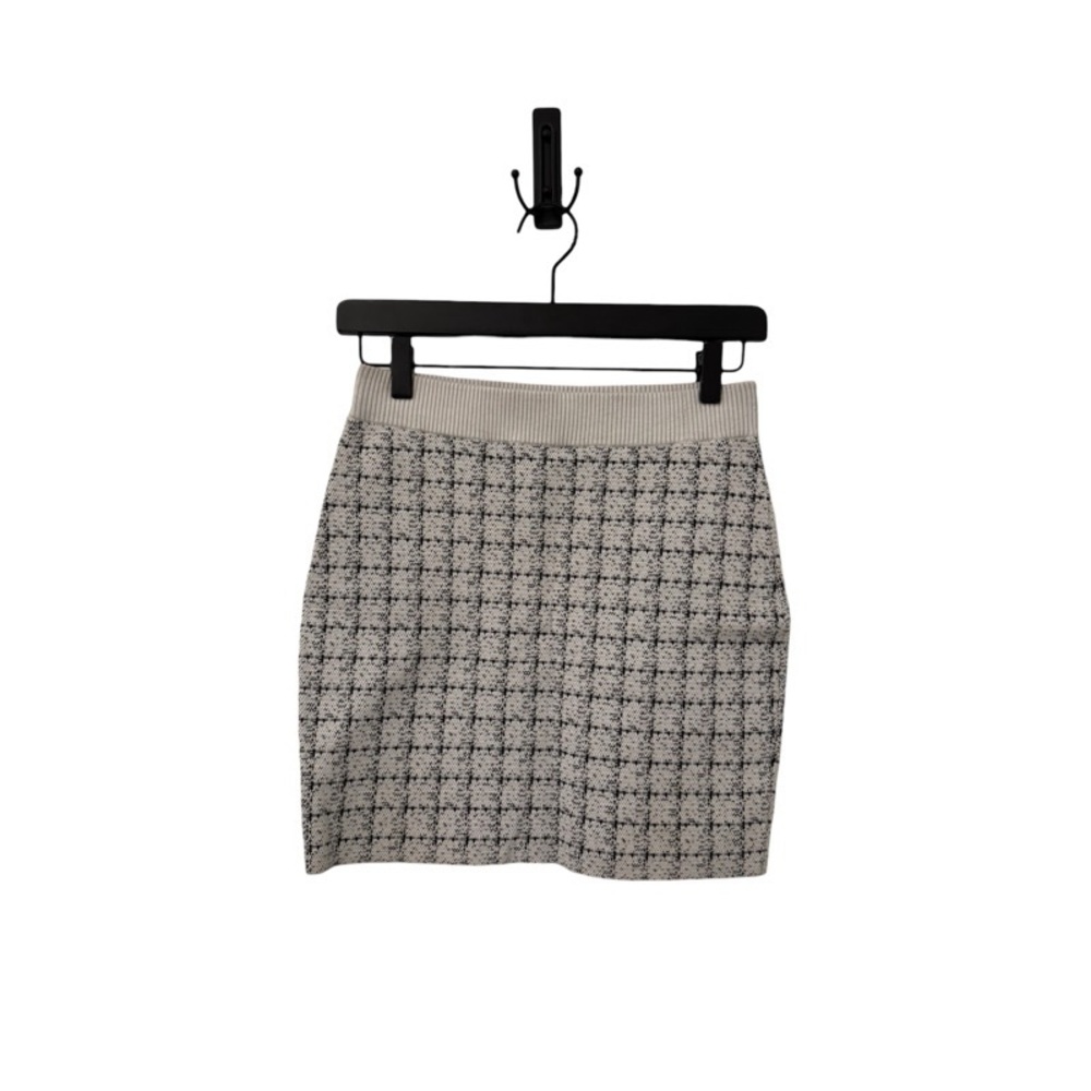 ARITZIA BABATON Gallerist Mini Skirt in Grey